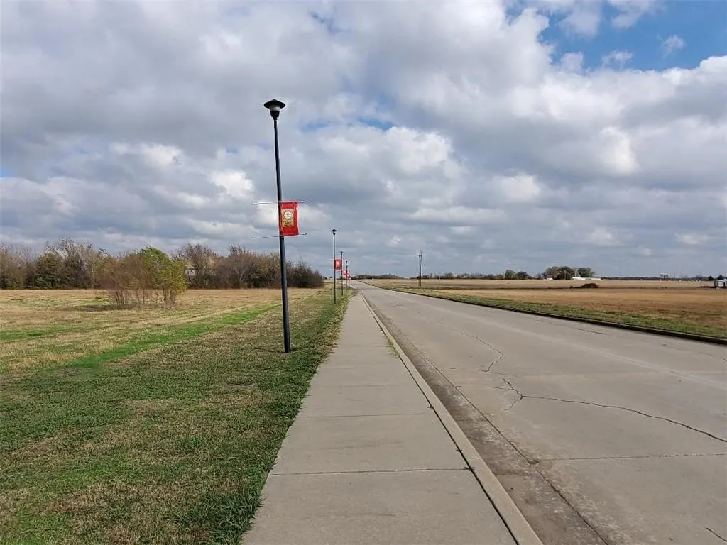 Photo 13 — 210 E Date Street, Okemah, OK 74859
