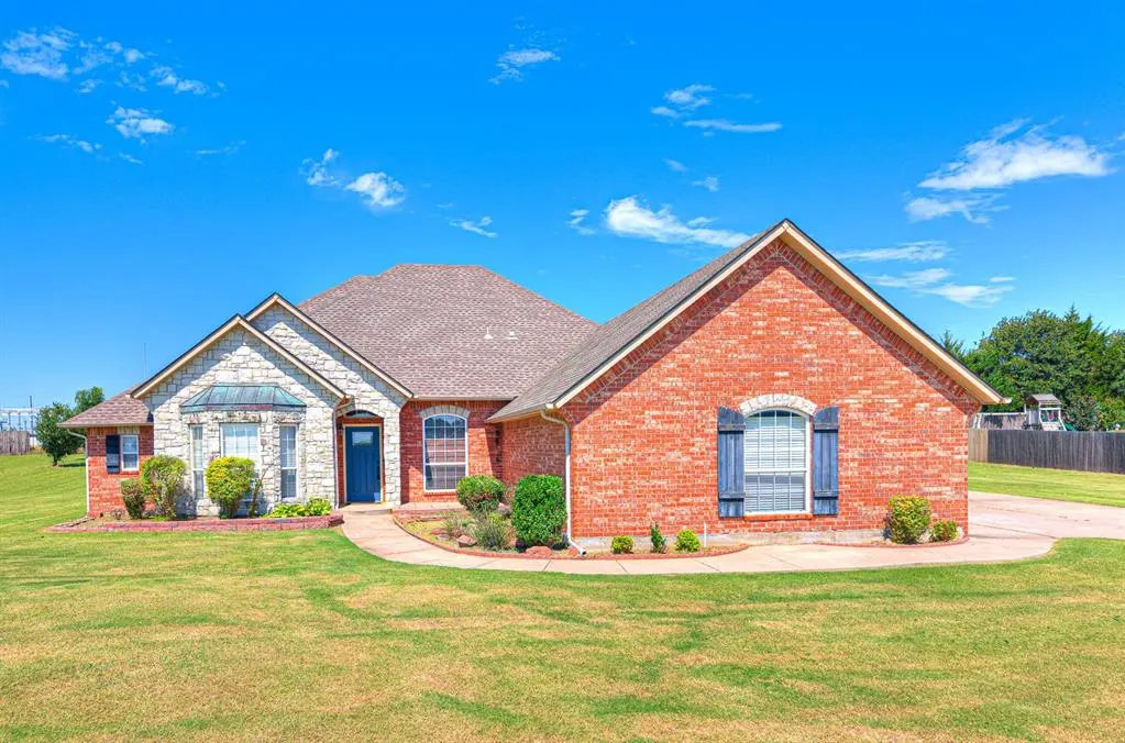 Front exterior — 1113 Cedar Crossing, Choctaw, OK 73020