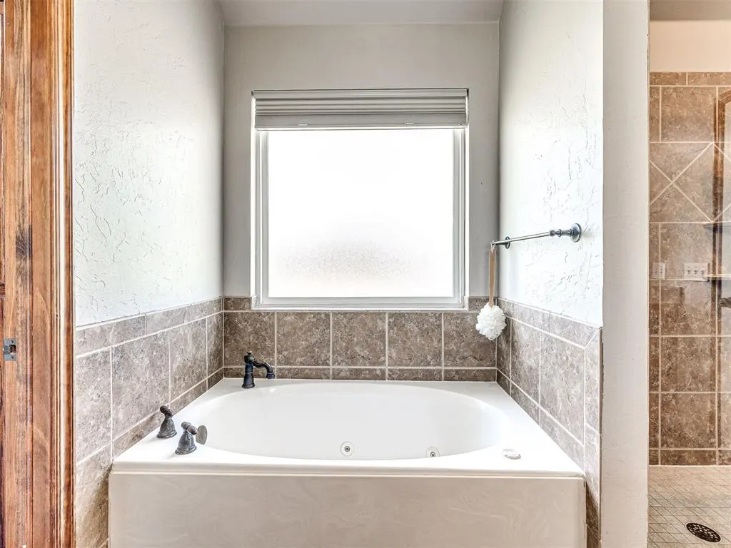 Photo 33 — 1113 Cedar Crossing, Choctaw, OK 73020