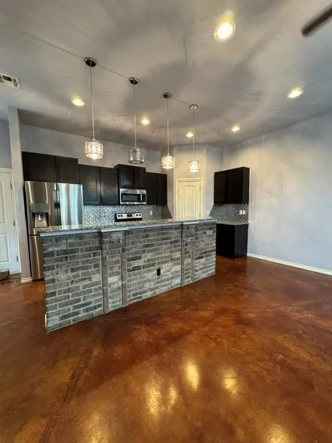 Front exterior — 541 S Fretz Avenue, Edmond, OK 73003