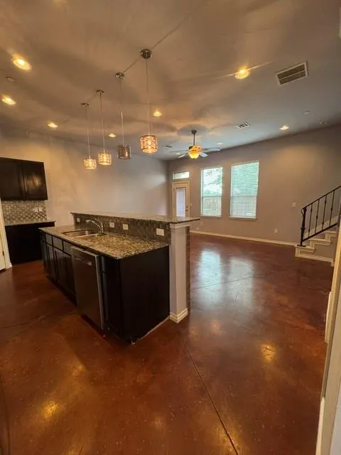 Photo 2 — 541 S Fretz Avenue, Edmond, OK 73003