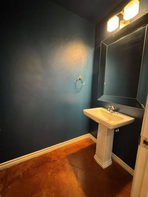 Photo 4 — 541 S Fretz Avenue, Edmond, OK 73003