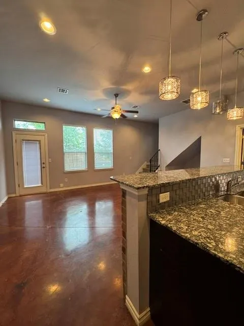 Photo 5 — 541 S Fretz Avenue, Edmond, OK 73003