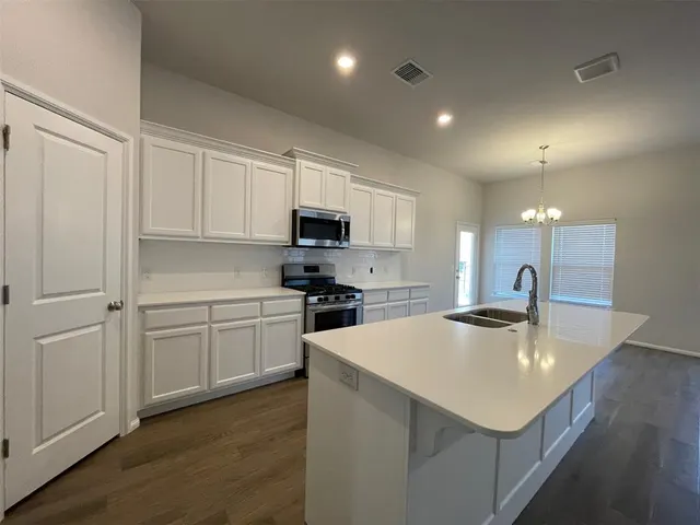 Photo 3 — 17629 Nantucket Avenue, Edmond, OK 73012