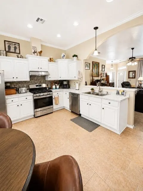 Photo 8 — 8213 Woodbend Drive, Oklahoma City, OK 73135