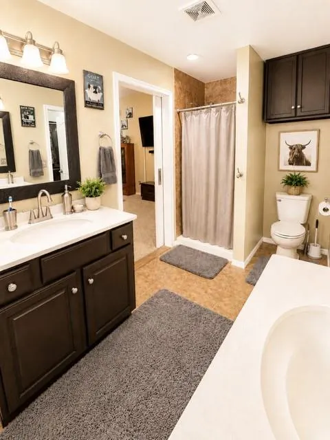 Photo 15 — 8213 Woodbend Drive, Oklahoma City, OK 73135