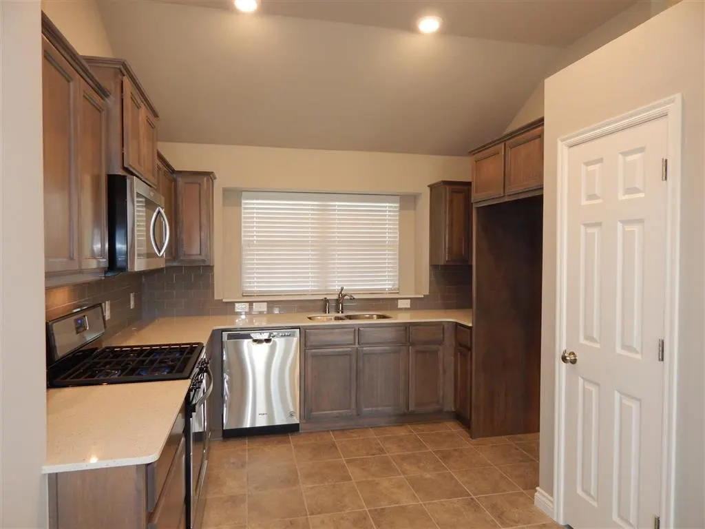 Photo 6 — 15512 Caney Drive, Edmond, OK 73013