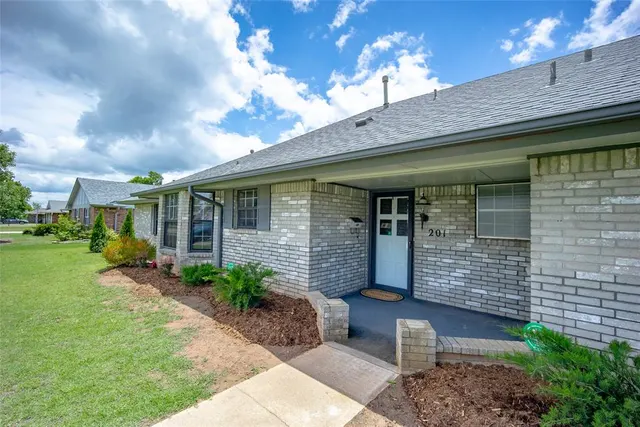 Photo 3 — 201 E Chicago Street, Shawnee, OK 74804