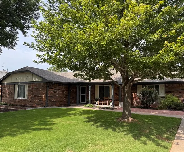 Front exterior — 1005 Kathys Place, Elk City, OK 73644