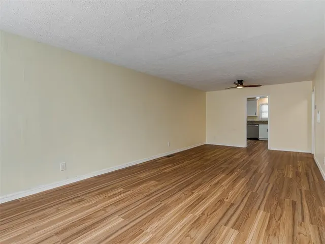 Photo 6 — 1151 NW 92nd Street, Oklahoma City, OK 73114