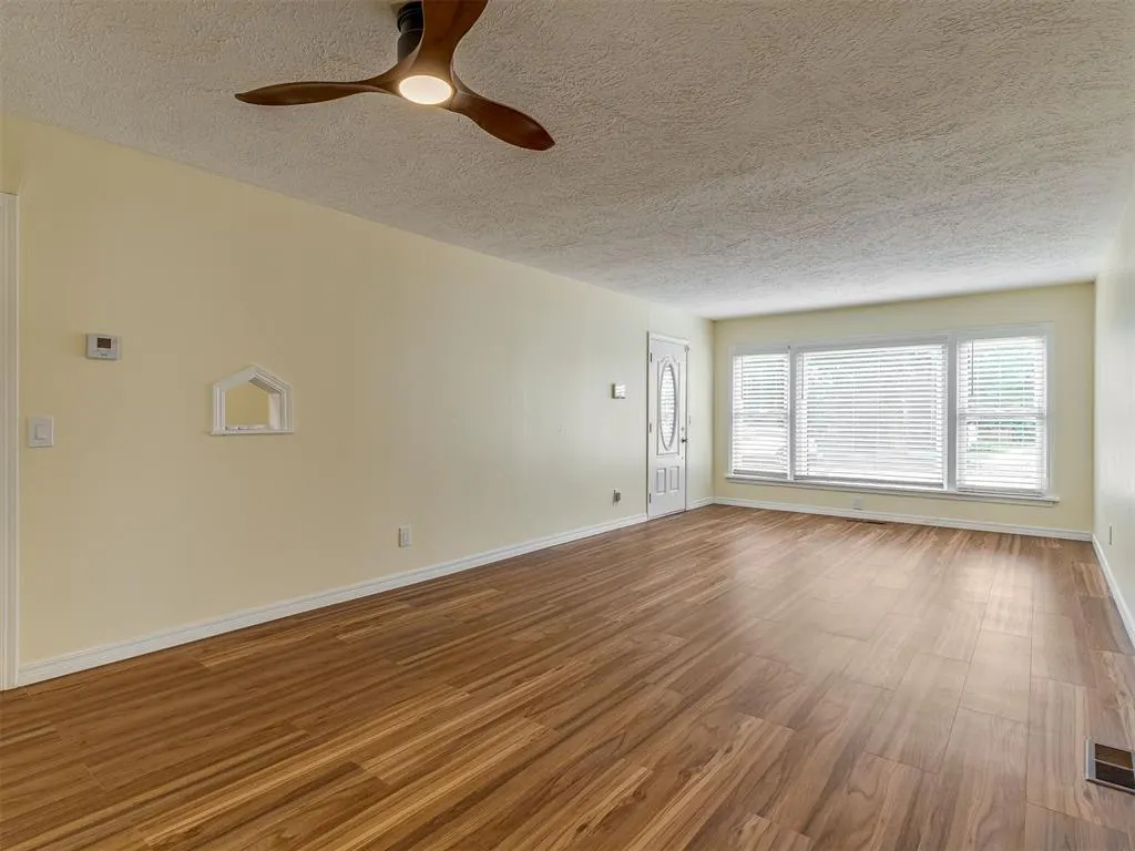Photo 8 — 1151 NW 92nd Street, Oklahoma City, OK 73114