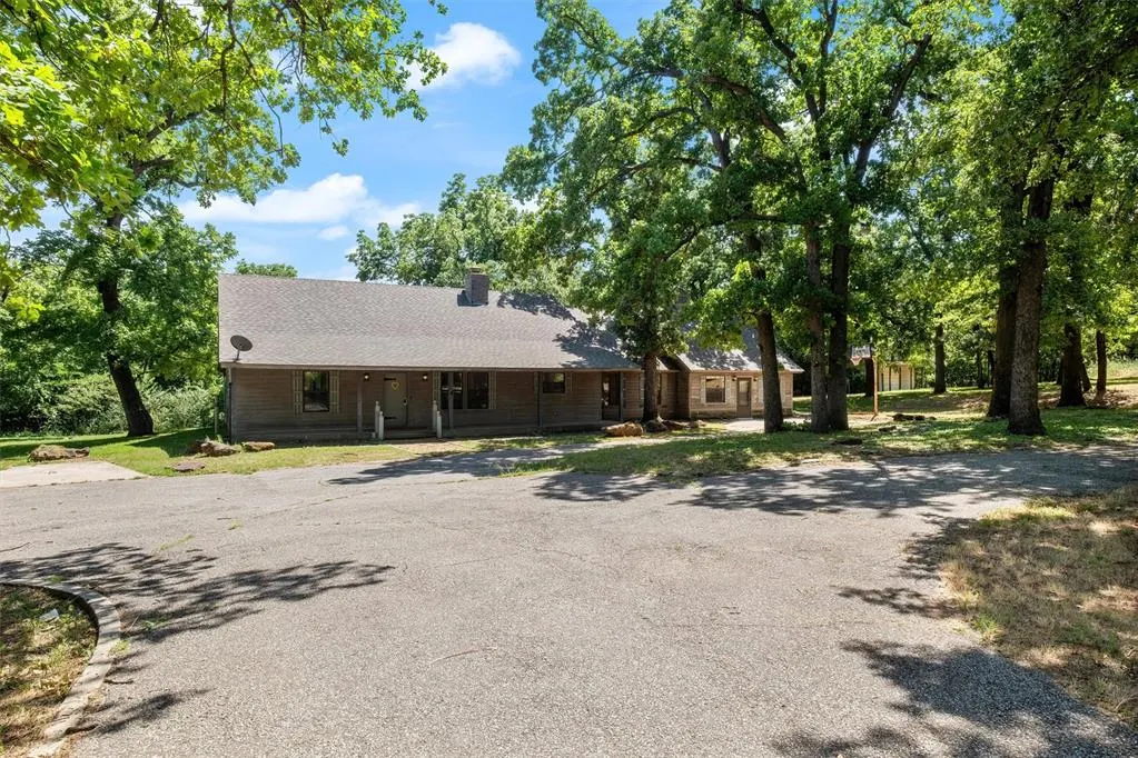 Front exterior — 1600 E Covell Road, Edmond, OK 73034