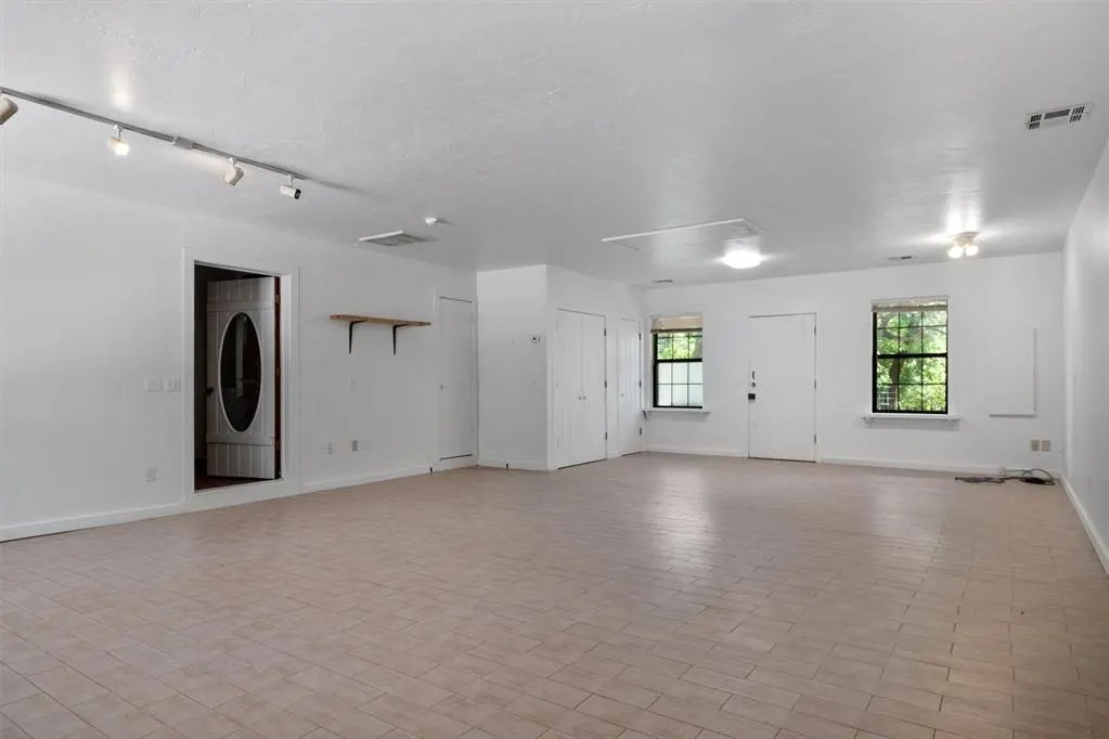 Photo 34 — 1600 E Covell Road, Edmond, OK 73034
