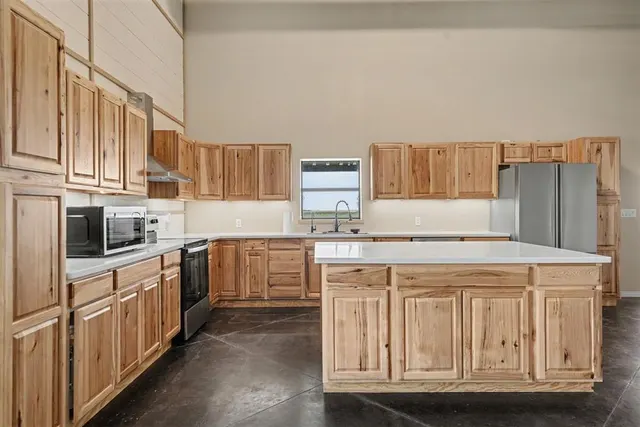 Photo 6 — 16349 S County Road 197, Olustee, OK 73560