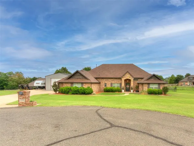 Front exterior — 1164 Stone Point Circle, Edmond, OK 73034