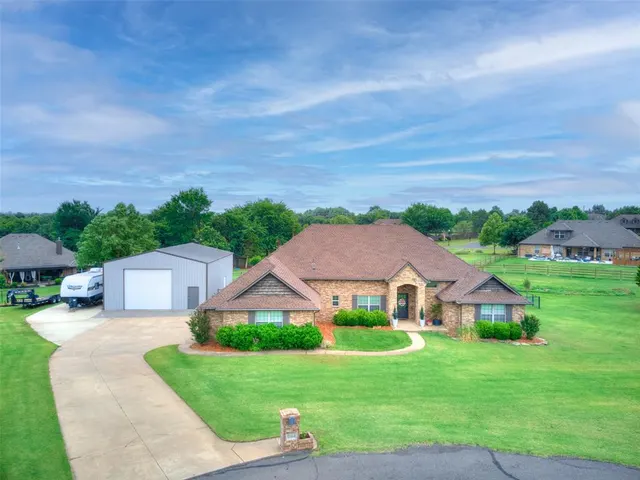 Photo 2 — 1164 Stone Point Circle, Edmond, OK 73034