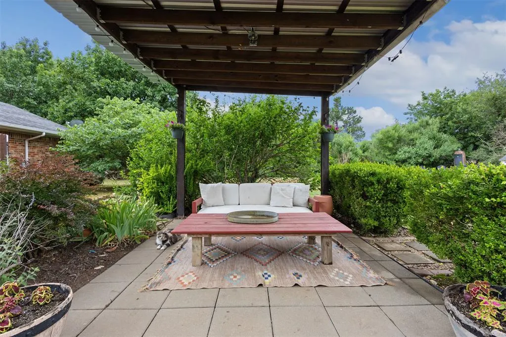 Photo 4 — 623 Greenbriar Avenue, Edmond, OK 73034