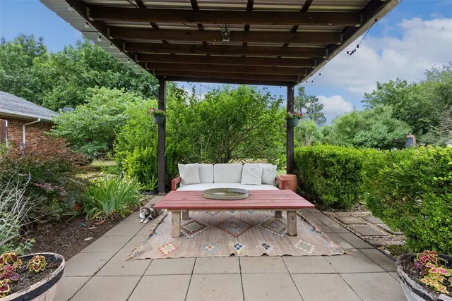 Photo 4 — 623 Greenbriar Avenue, Edmond, OK 73034