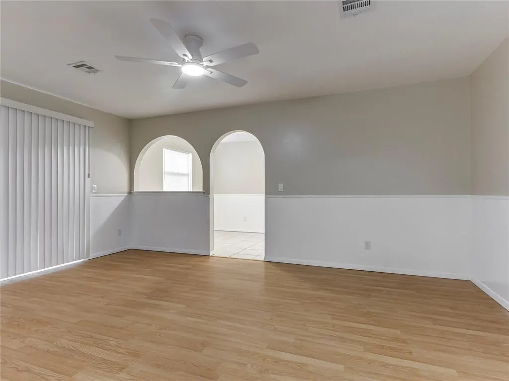 Photo 4 — 912 Meadowgreen Drive, Midwest City, OK 73110