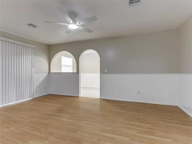Photo 4 — 912 Meadowgreen Drive, Midwest City, OK 73110
