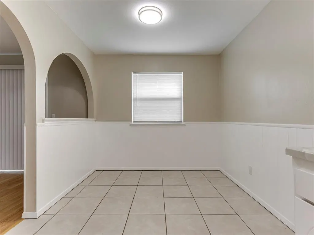 Photo 10 — 912 Meadowgreen Drive, Midwest City, OK 73110