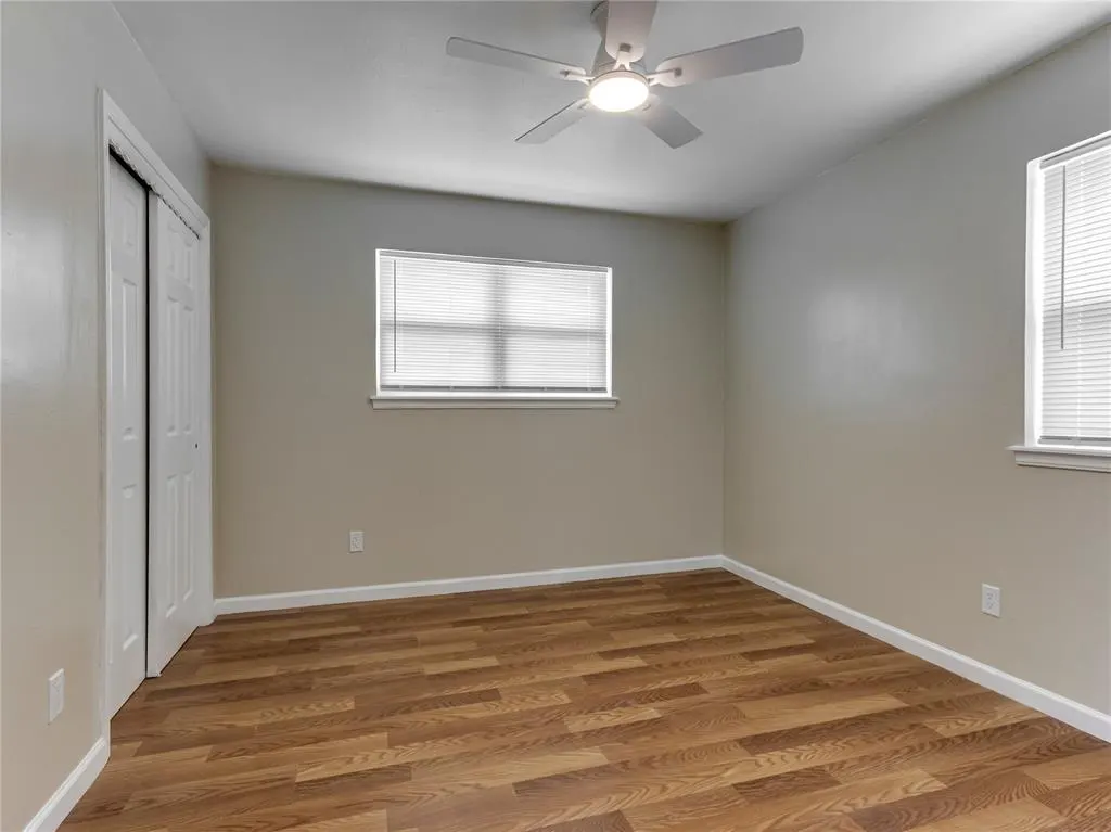 Photo 12 — 912 Meadowgreen Drive, Midwest City, OK 73110