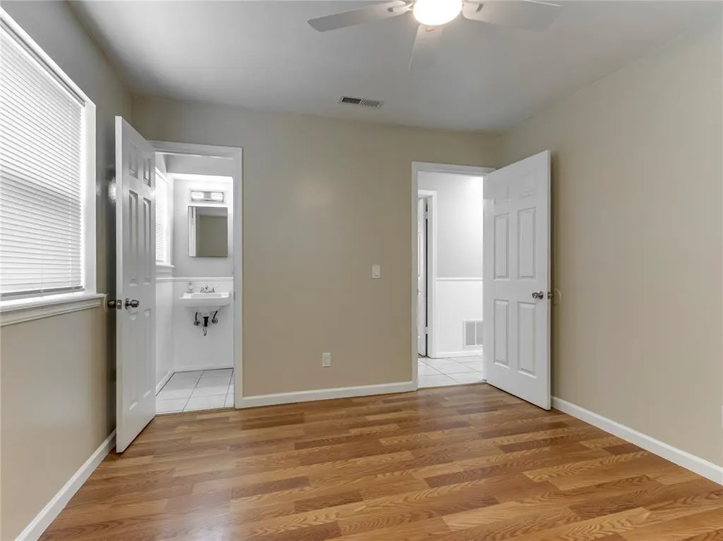 Photo 13 — 912 Meadowgreen Drive, Midwest City, OK 73110