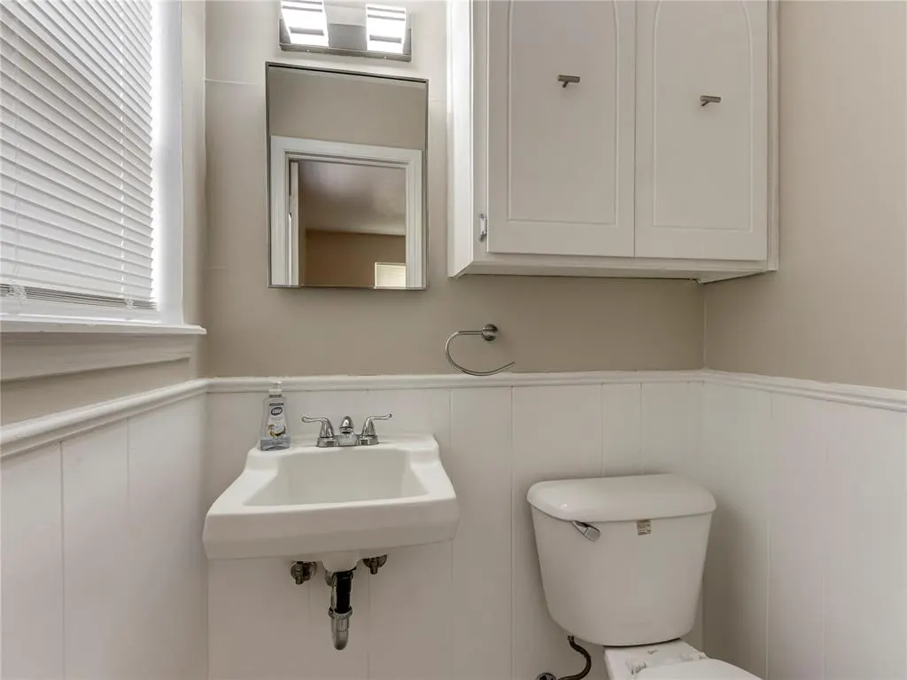 Photo 14 — 912 Meadowgreen Drive, Midwest City, OK 73110