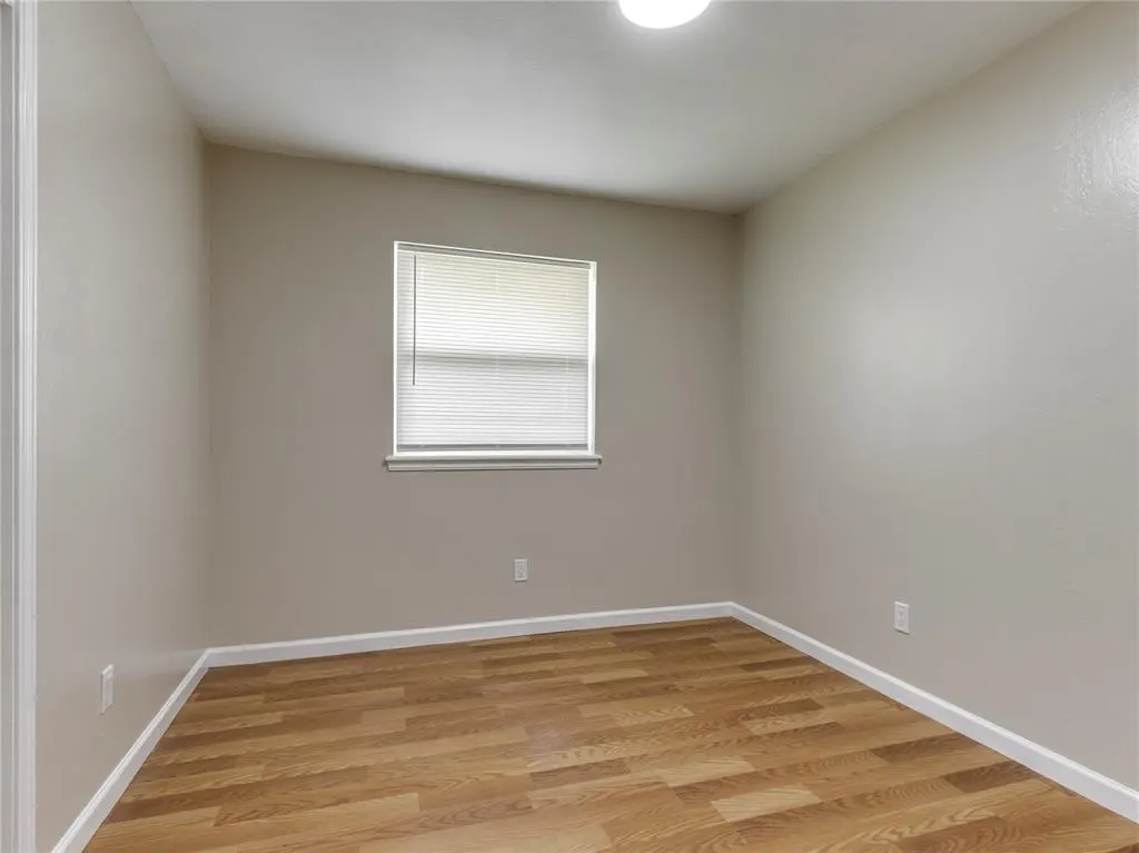 Photo 17 — 912 Meadowgreen Drive, Midwest City, OK 73110
