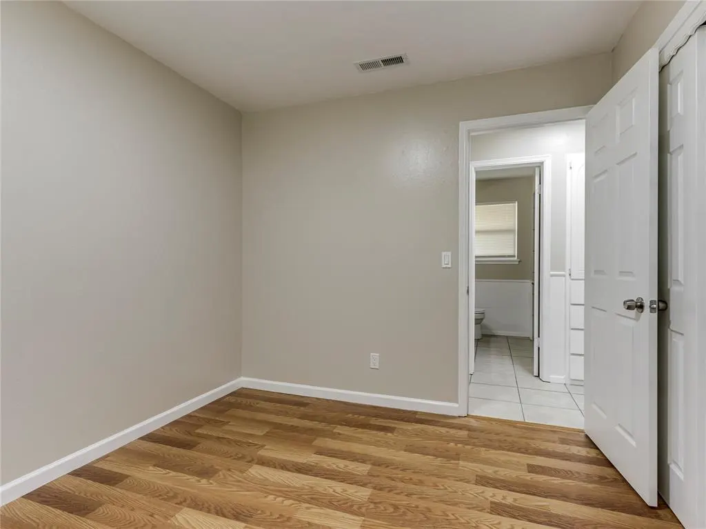 Photo 18 — 912 Meadowgreen Drive, Midwest City, OK 73110