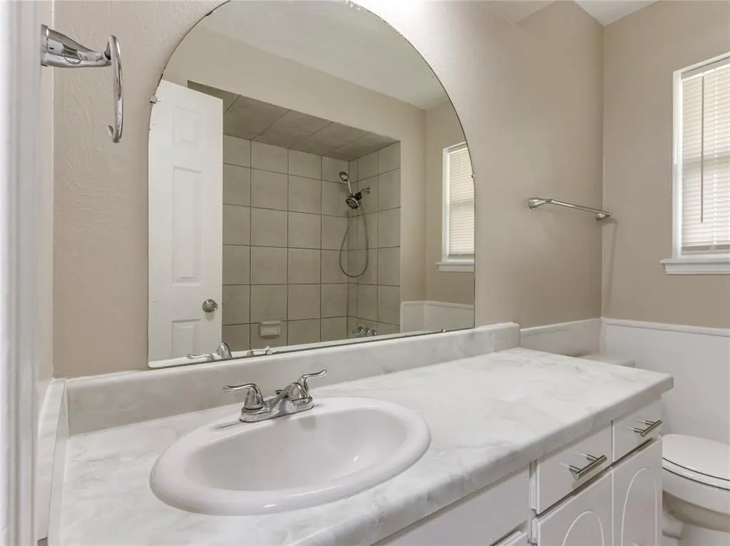 Photo 19 — 912 Meadowgreen Drive, Midwest City, OK 73110