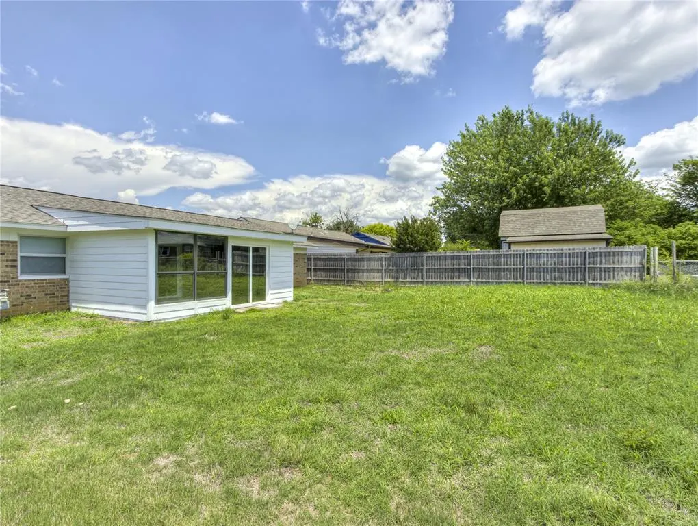 Photo 23 — 912 Meadowgreen Drive, Midwest City, OK 73110