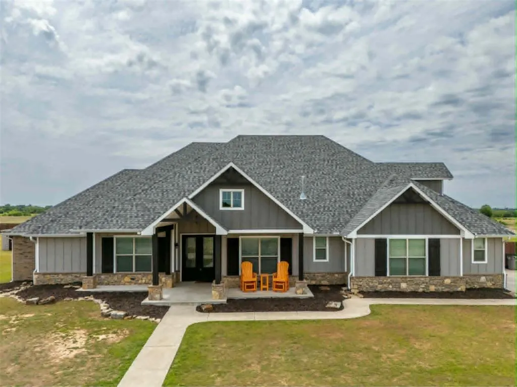 Front exterior — 11564 Carefree Lane, Shawnee, OK 74804