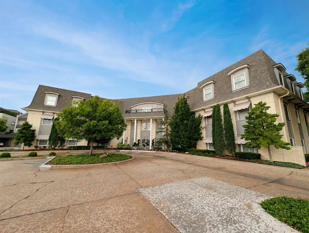 Front exterior — 1114 Sherwood Lane B1, Oklahoma City, OK 73116