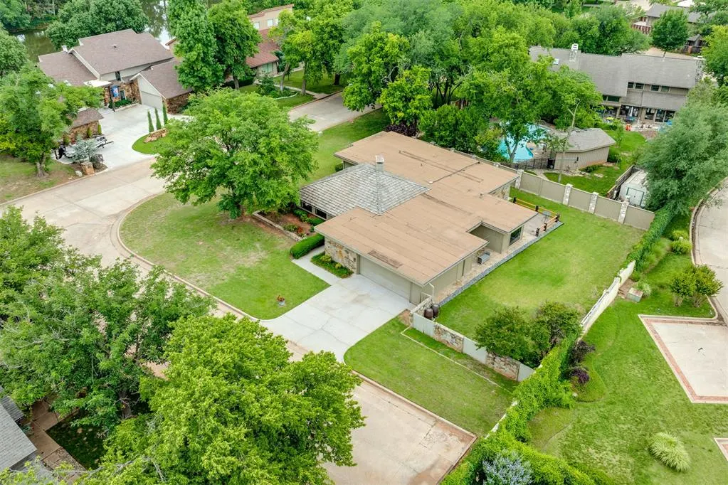 Photo 3 — 2933 Browne Stone Road, Oklahoma City, OK 73120