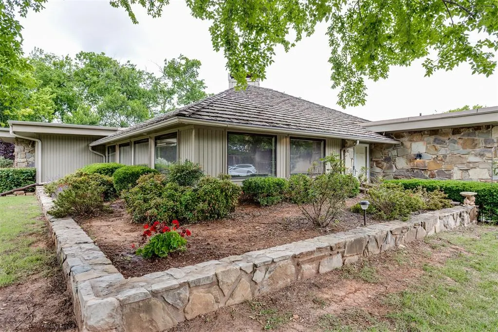 Photo 4 — 2933 Browne Stone Road, Oklahoma City, OK 73120