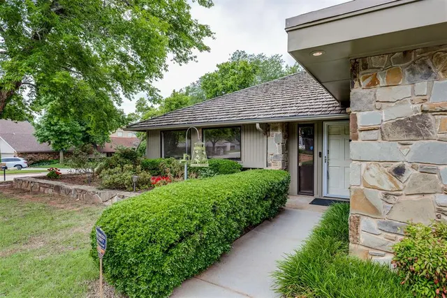 Photo 5 — 2933 Browne Stone Road, Oklahoma City, OK 73120