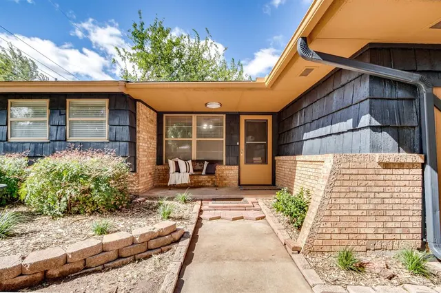 Photo 3 — 1102 Yuhoma Drive, Yukon, OK 73099