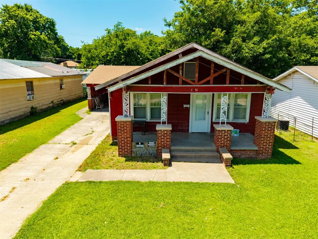 Front exterior — 1021 S Ocheese Avenue, Wewoka, OK 74884