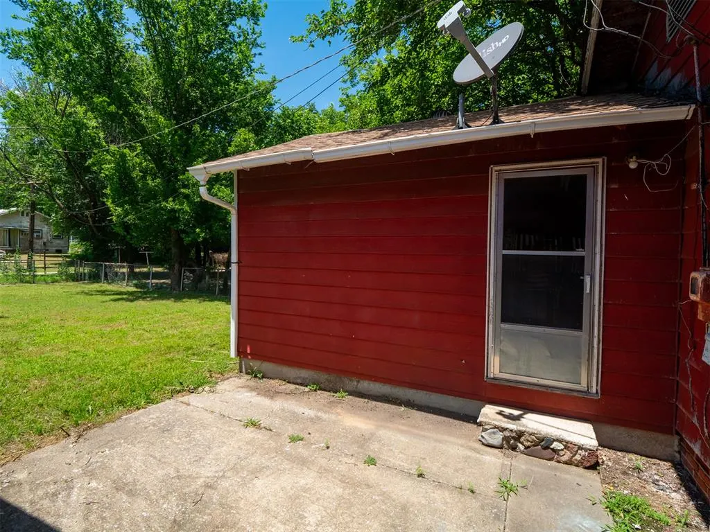 Photo 6 — 1021 S Ocheese Avenue, Wewoka, OK 74884