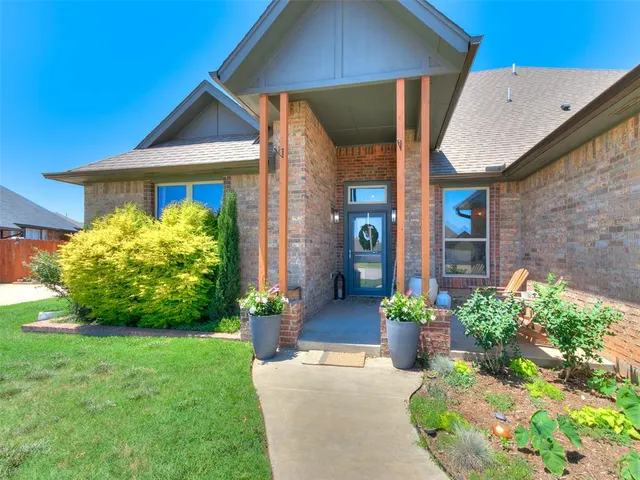Photo 2 — 5325 Shearwater Court, Oklahoma City, OK 73179