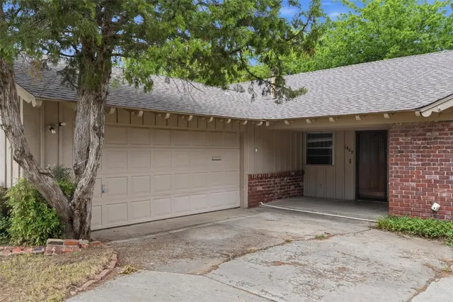 Photo 3 — 1409 NW 63rd Road, Nichols Hills, OK 73116