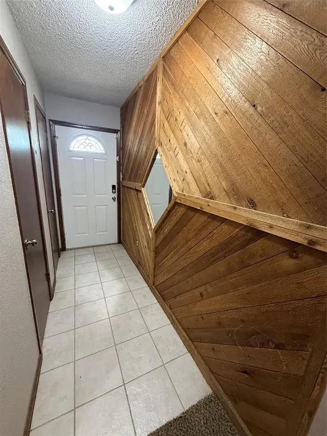 Photo 5 — 2901 NE Lakeview Circle, Lawton, OK 73507