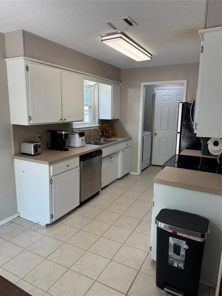 Photo 15 — 2901 NE Lakeview Circle, Lawton, OK 73507