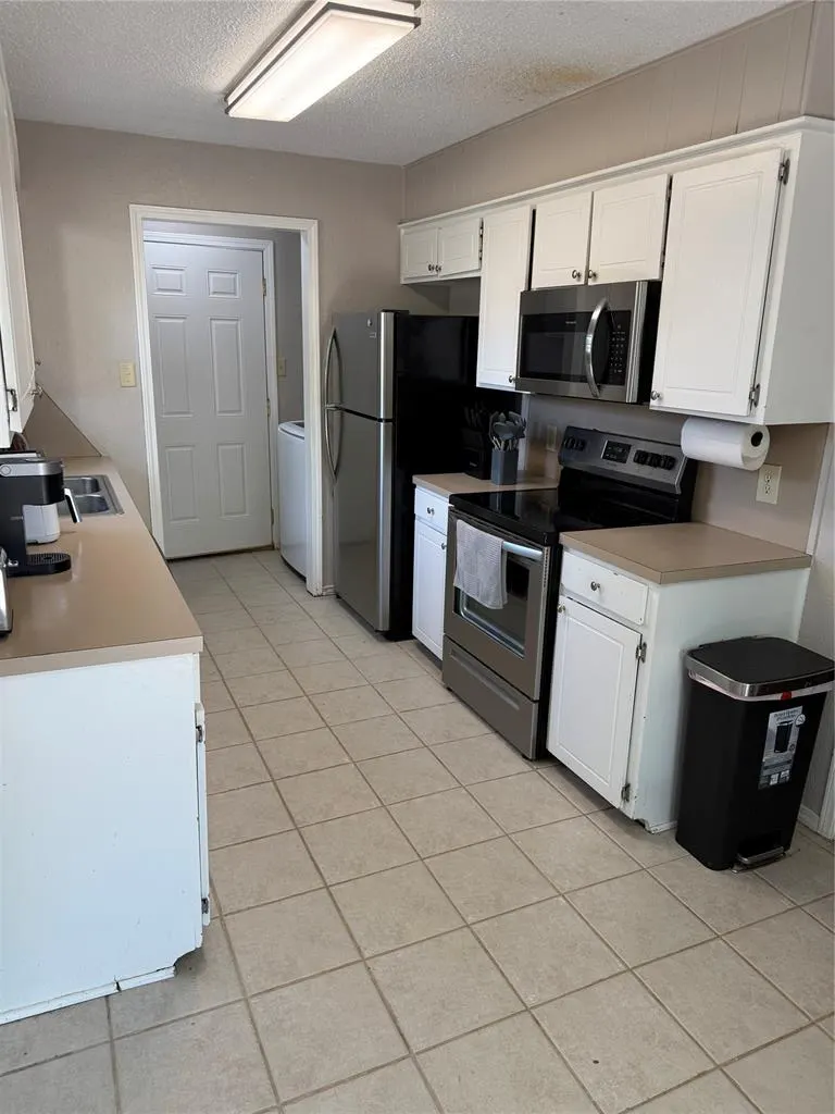 Photo 16 — 2901 NE Lakeview Circle, Lawton, OK 73507