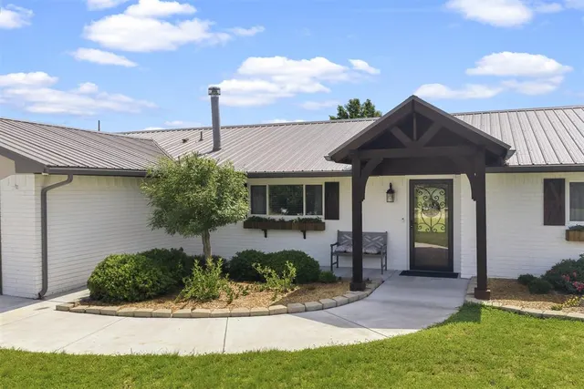 Photo 2 — 27766 Hershal Smith Road, Blanchard, OK 73010