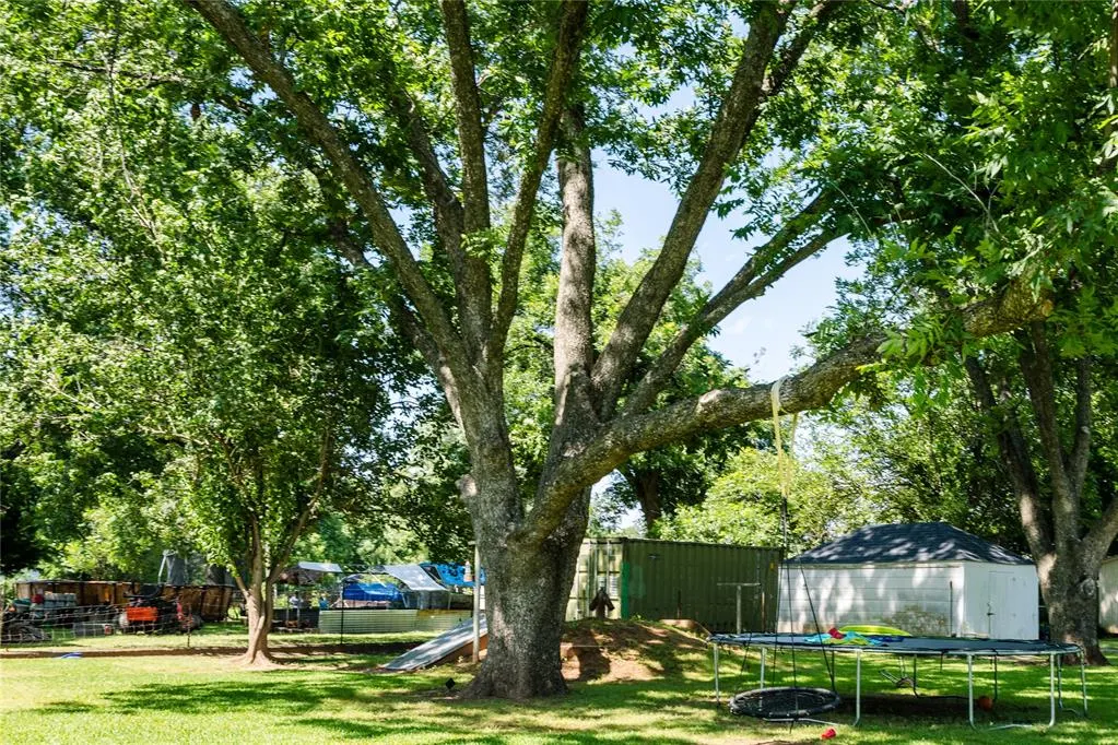 Photo 14 — 405 S Clayton Avenue, Wynnewood, OK 73098
