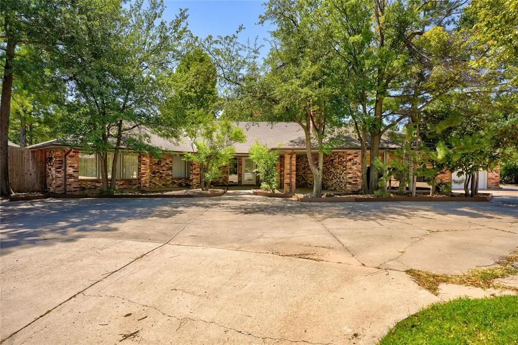 Front exterior — 6325 Glenbrook Court, Oklahoma City, OK 73118