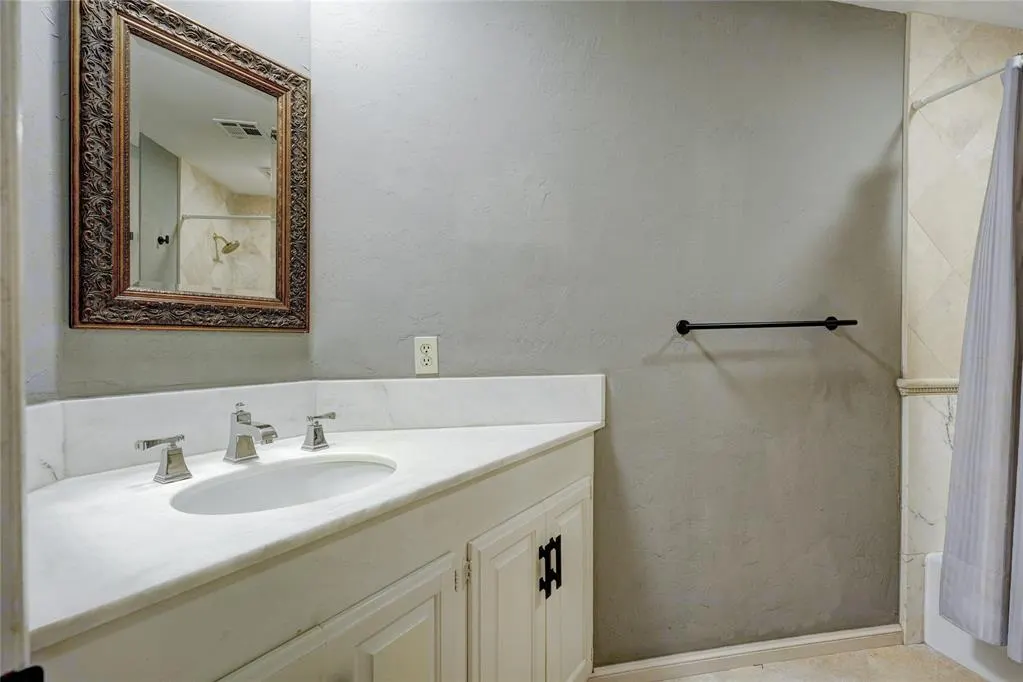 Photo 26 — 6325 Glenbrook Court, Oklahoma City, OK 73118