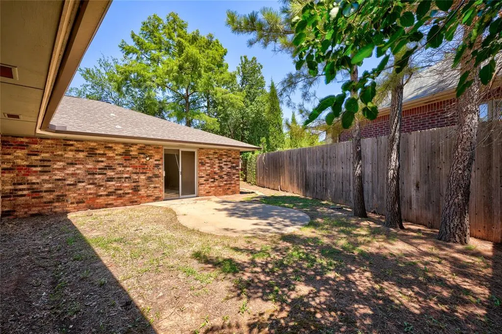 Photo 39 — 6325 Glenbrook Court, Oklahoma City, OK 73118